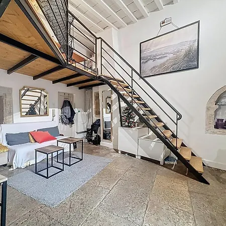 Mezzanine Apartment *